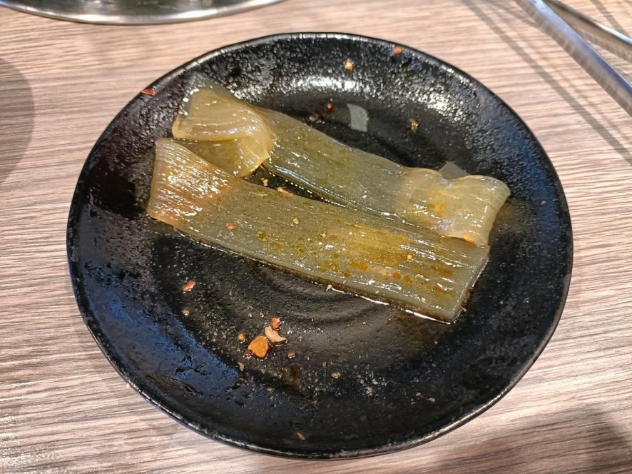 台北西門町美食|有點辣正宗成都麻辣串串鍋~一串只要10元!怎