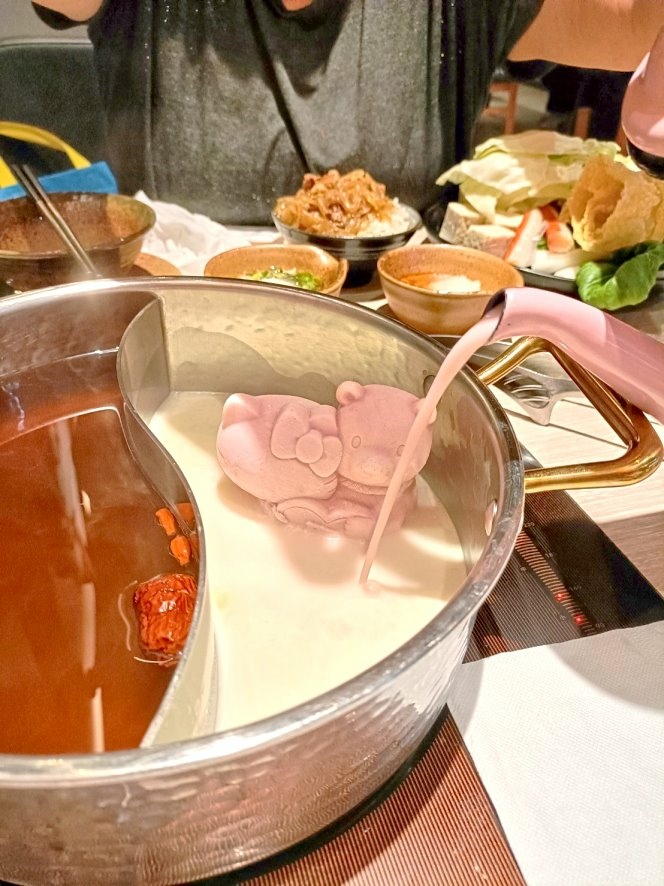 板橋火鍋|聚日式鍋物，迸發少女心的Hello Kitty粉紅