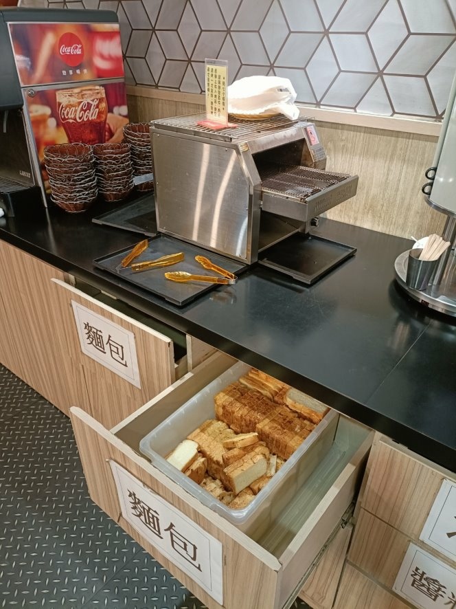 樹林美食|爭厚厚切牛排-樹林店(板橋亞東原創）