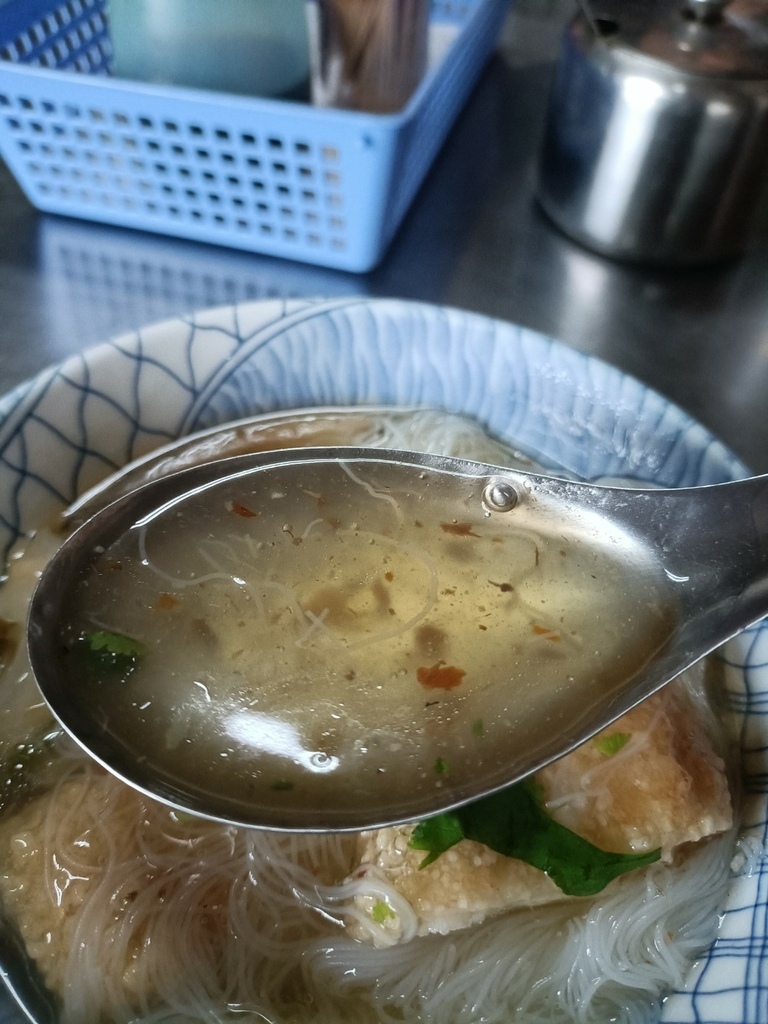 台南小吃|阿堯土魠魚羹，在夏林路上50年老店!