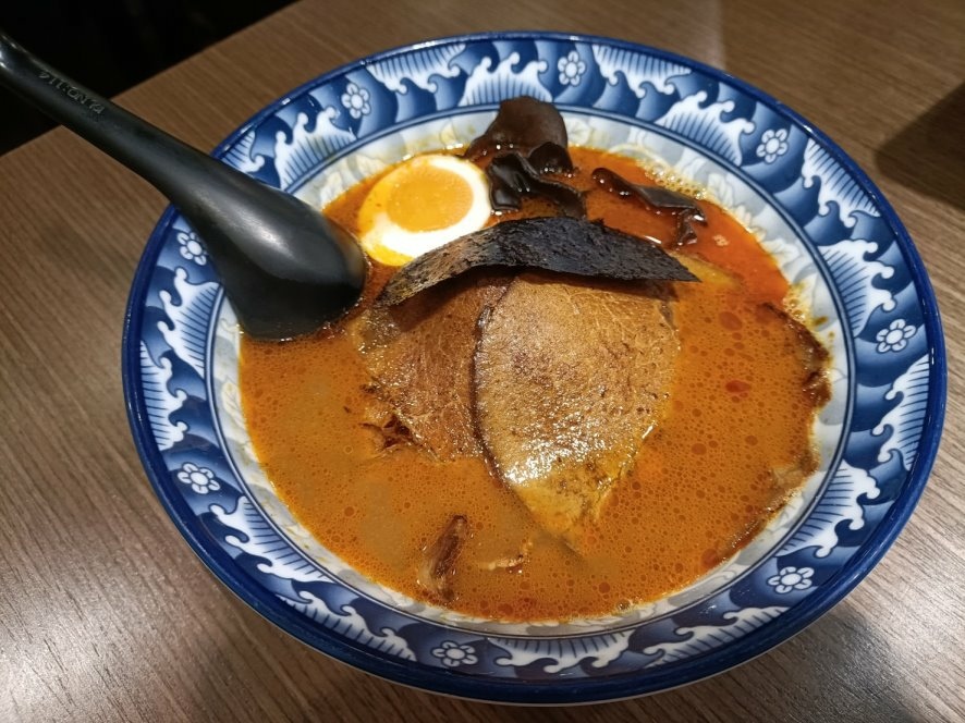 板橋美食|東京板前豚骨拉麵-板橋店，中日合併的豚骨拉麵貼近台