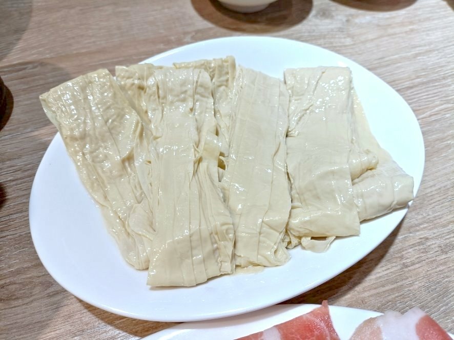 台北中山區美食|川皇麻辣鍋，串串麻辣鍋1串皆10元愛怎麼串就