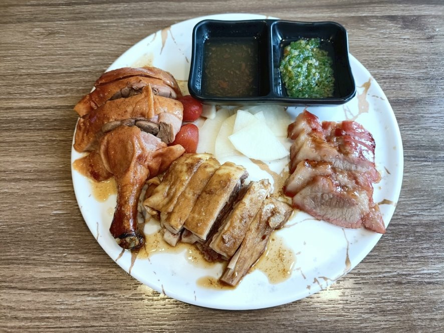 桃園美食|夯鴨响饌-藝文店，港式點心、熱炒皆可吃到飽!