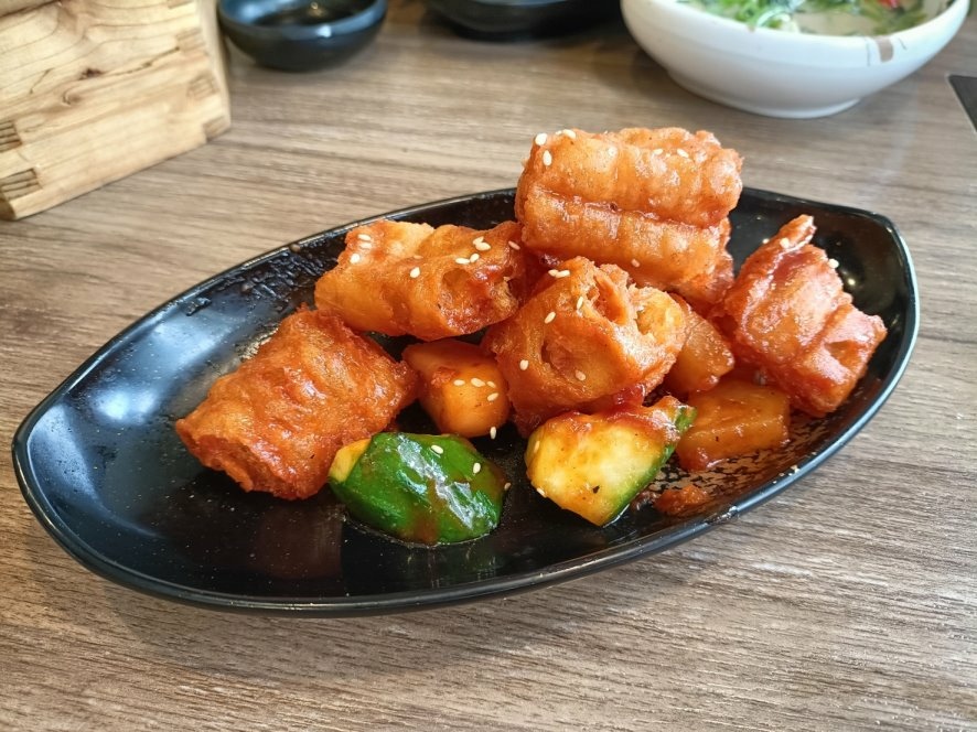 桃園美食|夯鴨响饌-藝文店，港式點心、熱炒皆可吃到飽!