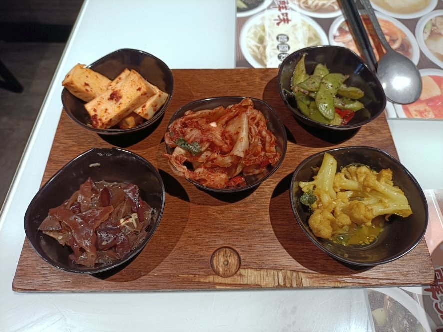 新北市新莊區美食|朝鮮味韓國料理~最強50道韓式小菜吃到飽!