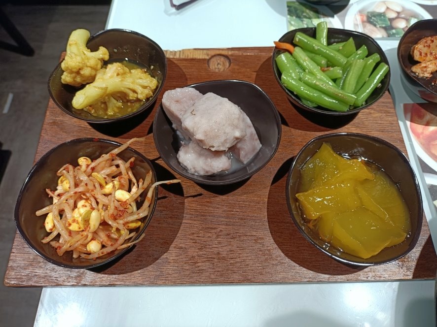 新北市新莊區美食|朝鮮味韓國料理~最強50道韓式小菜吃到飽!