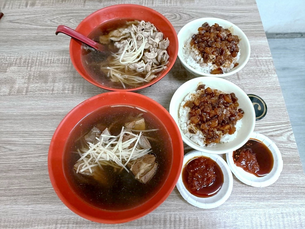 板橋美食|大碗公當歸羊肉。必吃油亮黑金滷肉飯!內含菜單