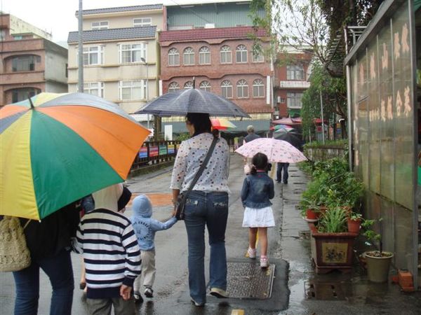 因颱風要來,沒啥店家開店