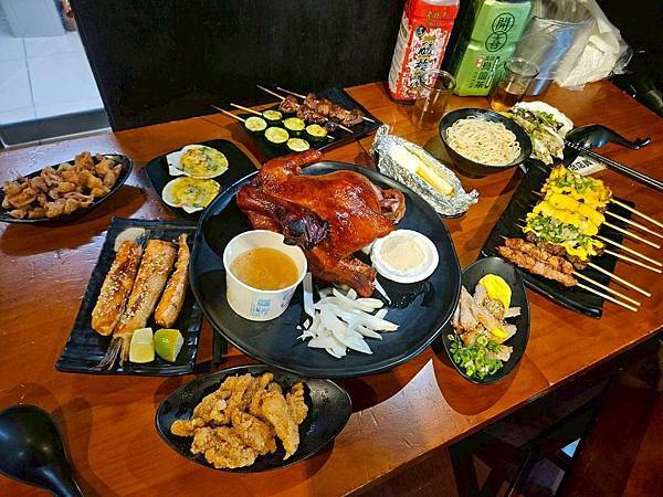 雞老闆桶仔雞｜士林夜市必吃炭火烤雞＋串燒＋炸物，15年老店的
