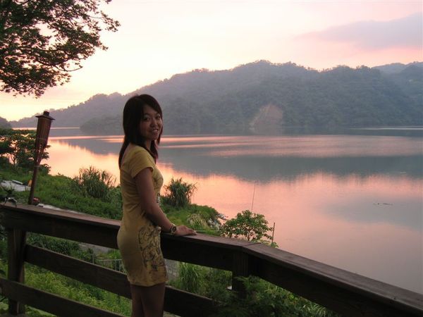 云靜湖餐廳外面