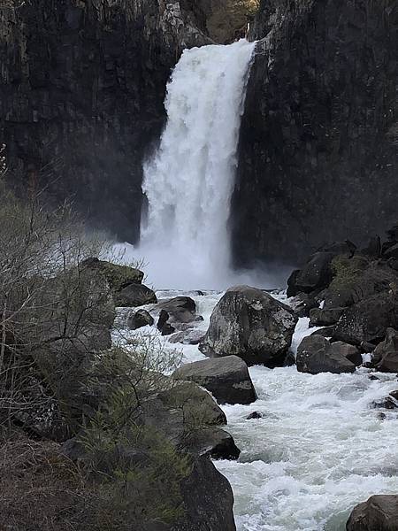 新潟二三事~~苗名瀑布