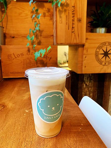 [食記] 宜蘭礁溪 簡約文青風的小日常咖啡近車站