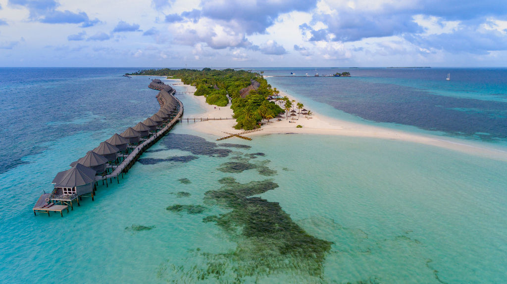 Malediven-Wasserbungalow-by-dronepicr-Flickr.jpg