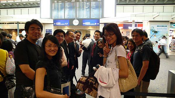 香港機場第一張小組合照