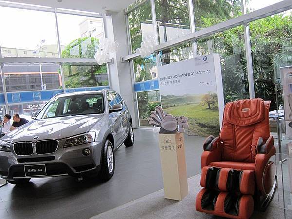 BH 在 BMW 展售中心設置 BH按摩椅SHOWROOM-004