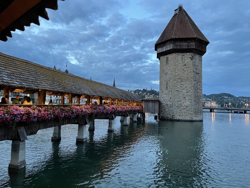 太一德瑞幸福14天蜜月旅行20230722(華航) 太一德瑞幸福14天蜜月旅行20230722(華航)