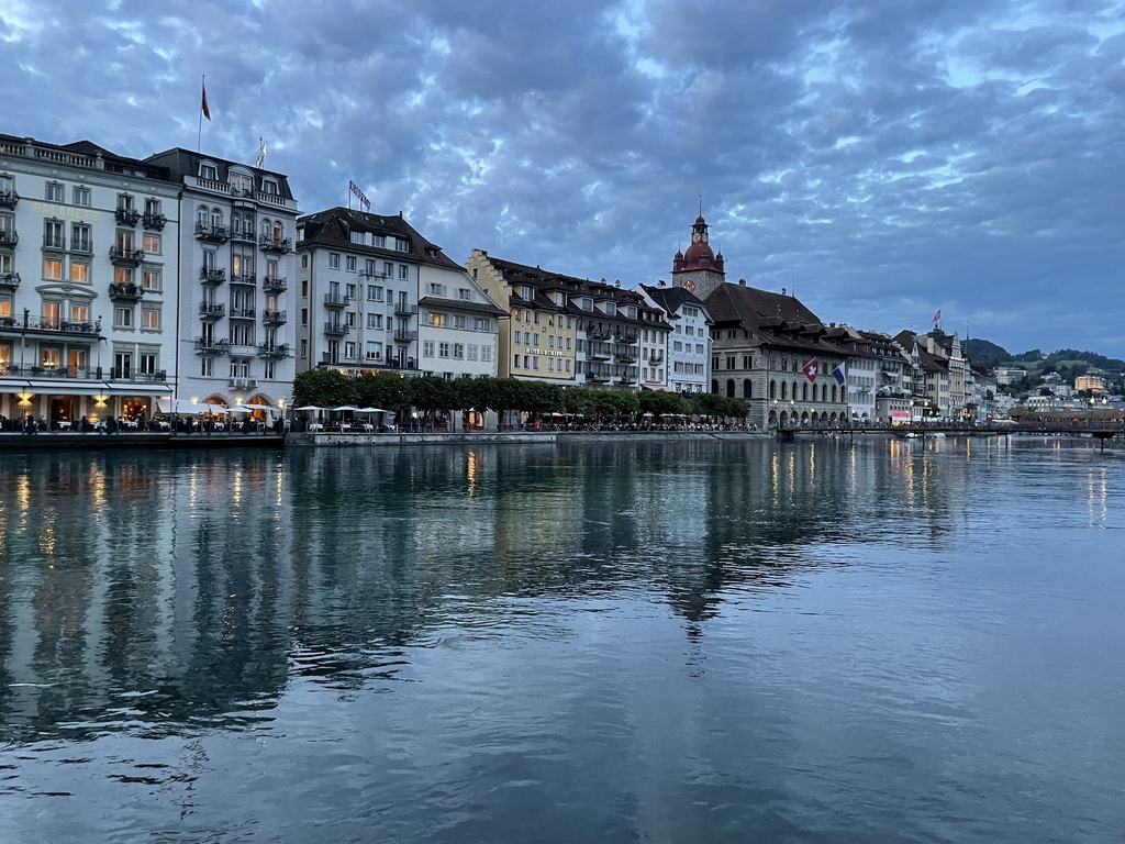 太一德瑞幸福14天蜜月旅行20230722(華航) 太一德瑞幸福14天蜜月旅行20230722(華航)