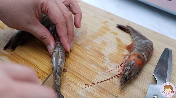 烤箱料理|簡易萬用白醬製作,奶香十足卻又清爽不膩口的白醬焗烤蝦! - 第5張圖 螢幕快照 2020-11-20 下午4.38.46