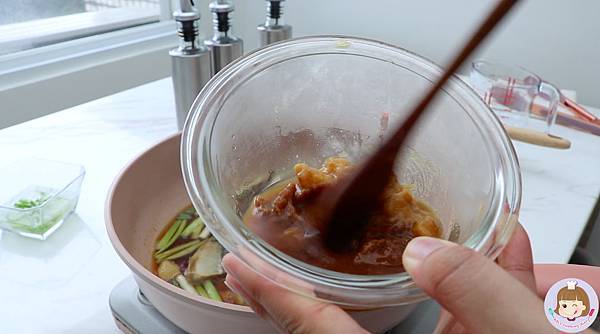 日式家庭料理|鯖魚料理,鯖魚味噌煮食譜,醬汁鹹香下飯,運用兩種味噌增添風味。 - 第5張圖 螢幕快照 2020-11-23 下午5.18.19