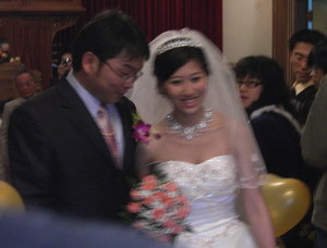 婚禮完成，退場~~