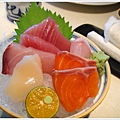 天竹園-高檔生魚片.JPG