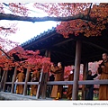 東福寺-通天橋上僧侶-1.JPG