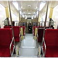 立山黑部-黑部平傾斜纜車內部