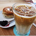 Fika Fika-冰牛奶咖啡.JPG