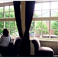 星巴克-2F窗邊坐位人.JPG