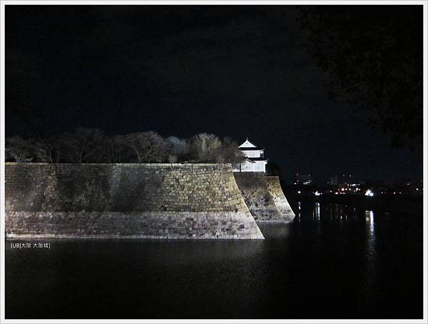 大阪城-黑夜白城.JPG