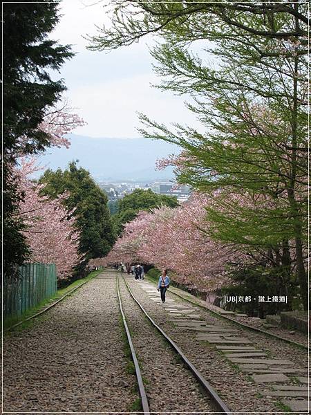 疏水道-鐵道盡頭山下.JPG