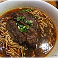 段純貞武陵-辣味紅燒牛肉麵.JPG