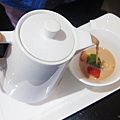 glow cafe-熱草莓奶茶-1.JPG