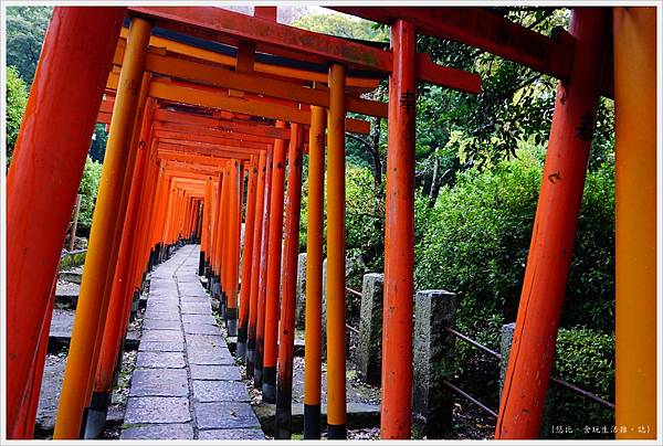 谷根千-26-乙女稻荷神社.JPG