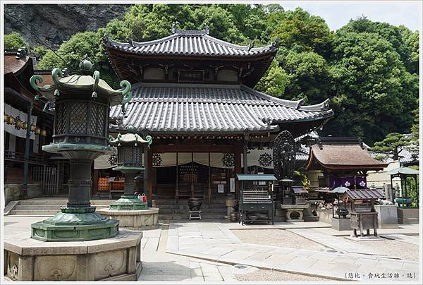 生駒-38-寶山寺本堂.JPG