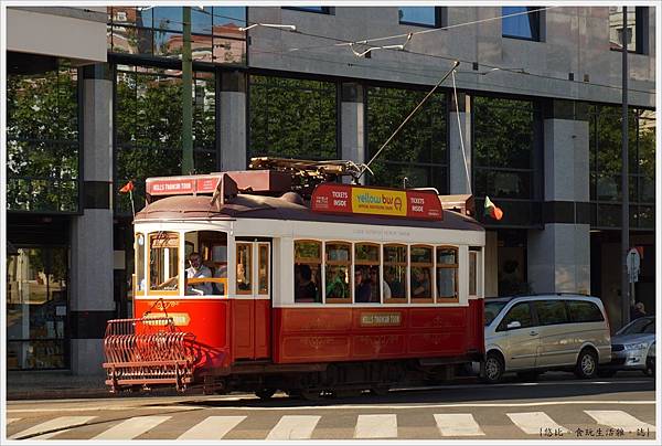 里斯本-紅色電車.JPG