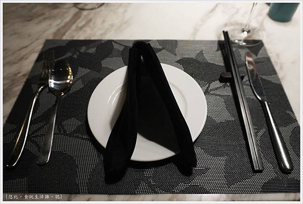 ESSENCE RESTAURANT-4.JPG ESSENCE RESTAURANT-4.JPG