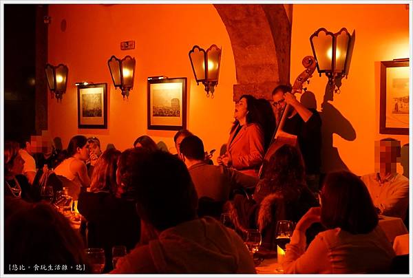 clube de fado-21.JPG clube de fado-21.JPG