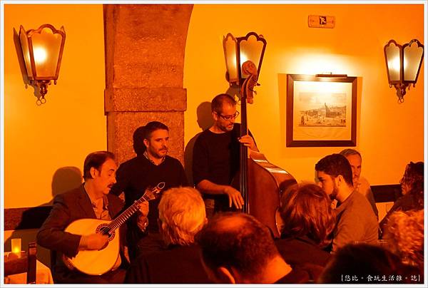 clube de fado-25.JPG clube de fado-25.JPG