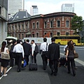 往東京車站出發中