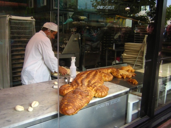 s20080719_18 Alligator Bread on Beach Street.JPG