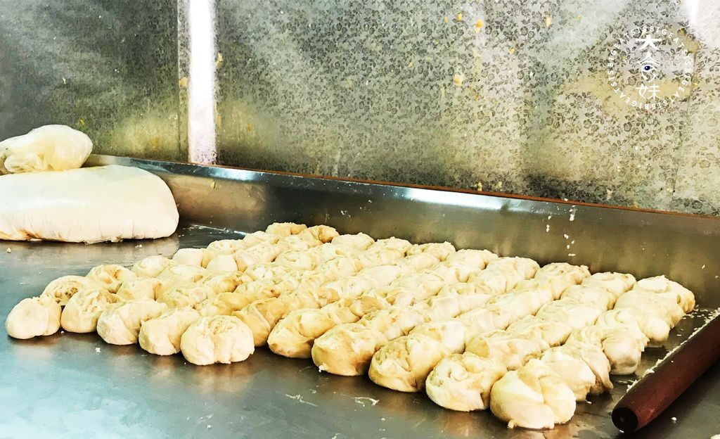 龍山寺美食、龍山寺、早餐、燒餅油條、古早味、豆漿、飯糰、西園橋下、燒餅、油條