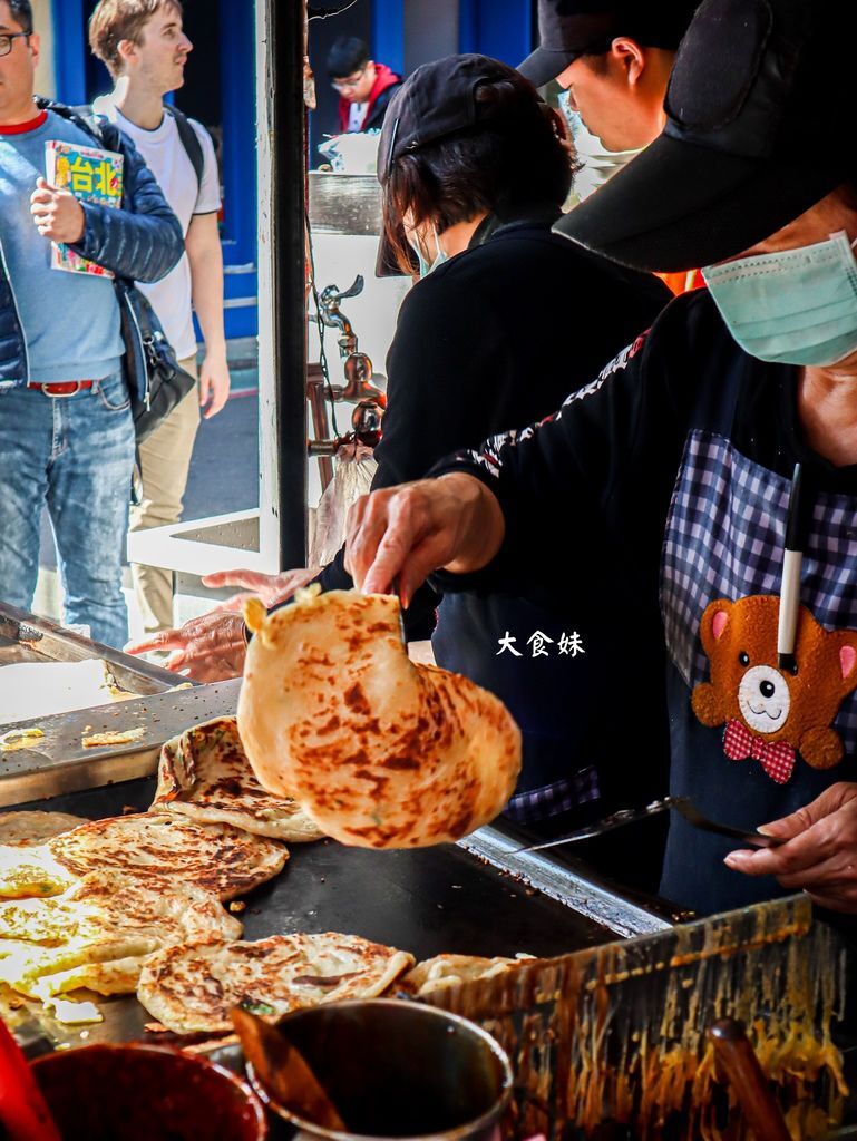 台北美食,永康街,永康街美食,東門,東門站,東門美食,東門站美食,天津蔥抓餅,蔥抓餅,銅板美食,排隊美食,永康街必吃美食,永康街必吃,台灣小吃,起司,起司控,蔥油餅,天津蔥抓餅menu,天津蔥抓餅菜單