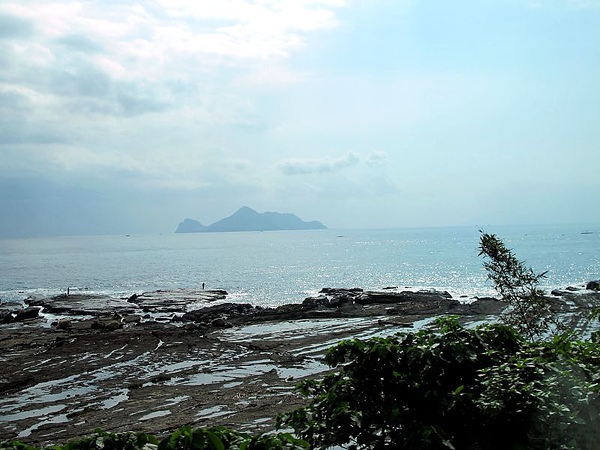 從火車上拍到的龜山島海景