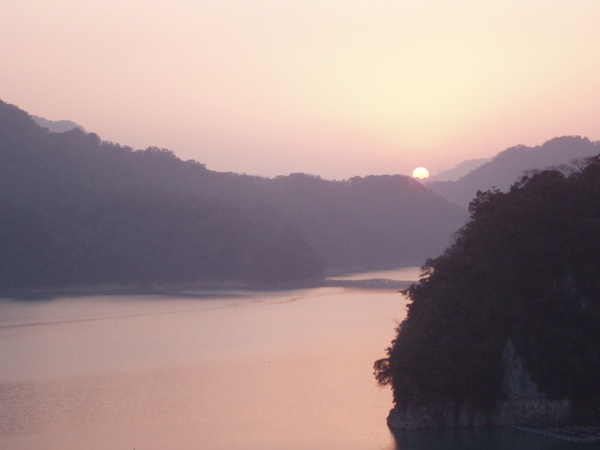 大溪湖畔