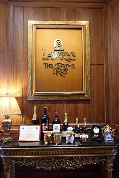 勞瑞斯牛肋排餐廳[台北]