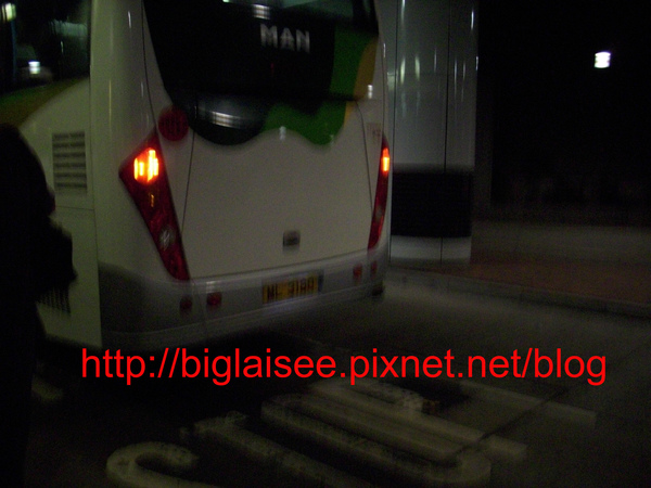 Bus 01.jpg