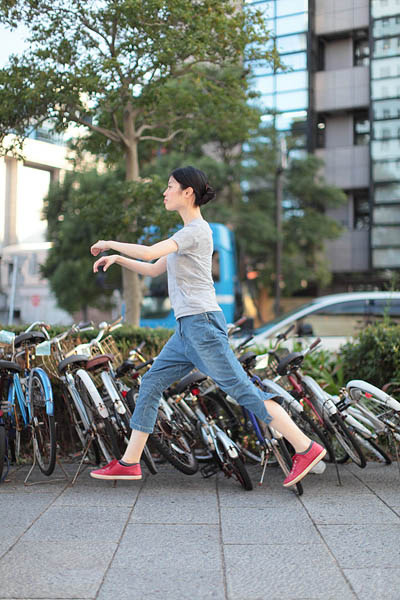 japanese-girl-levitates-natsumi-hayashi-23.jpg