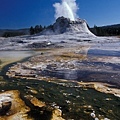 Yellowstone_geyser.jpg