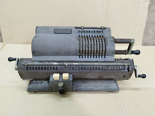 ORIGINAL ODNNER 手搖式機械計算機